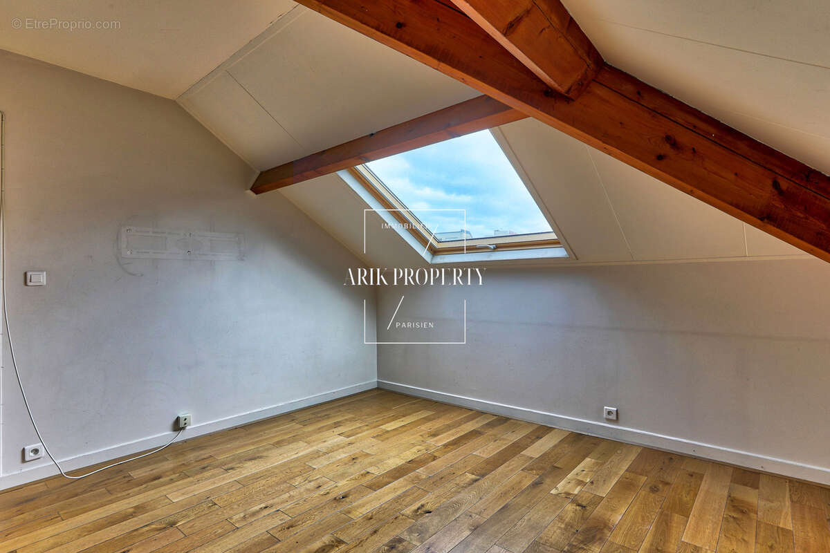 Appartement à CHARENTON-LE-PONT