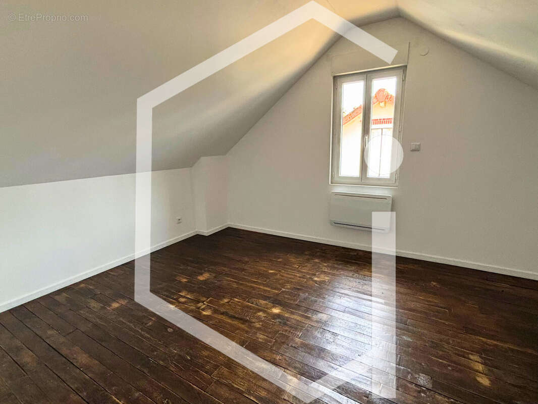 Maison à COSNE-COURS-SUR-LOIRE