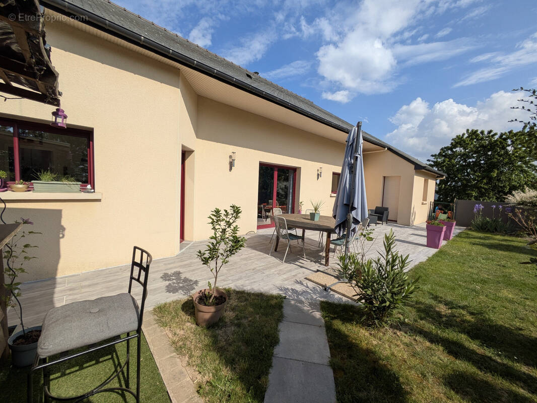 Maison à SAINT-SAUVEUR-DES-LANDES