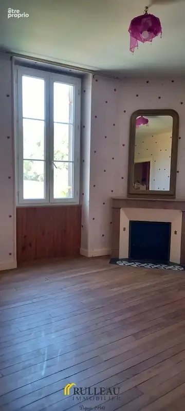 Ensemble immobilier 320 m2 avec dépendances en centre-ville de Saint-Savin - photo 13