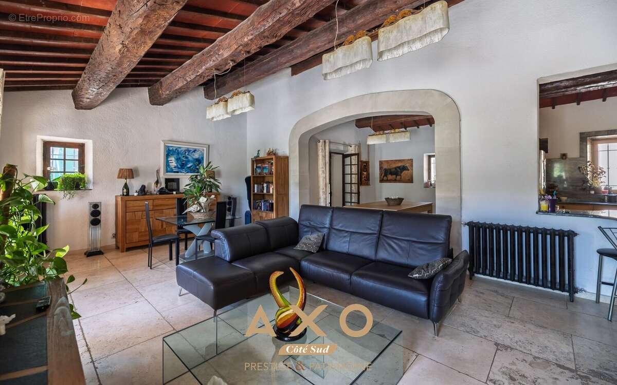 Saint marc jaumegarde - vue sainte victoire - ensemble immobilier - 2 maisons - 380 m2  - appartements - jacuzzi - spa - 2 pisci - photo 10