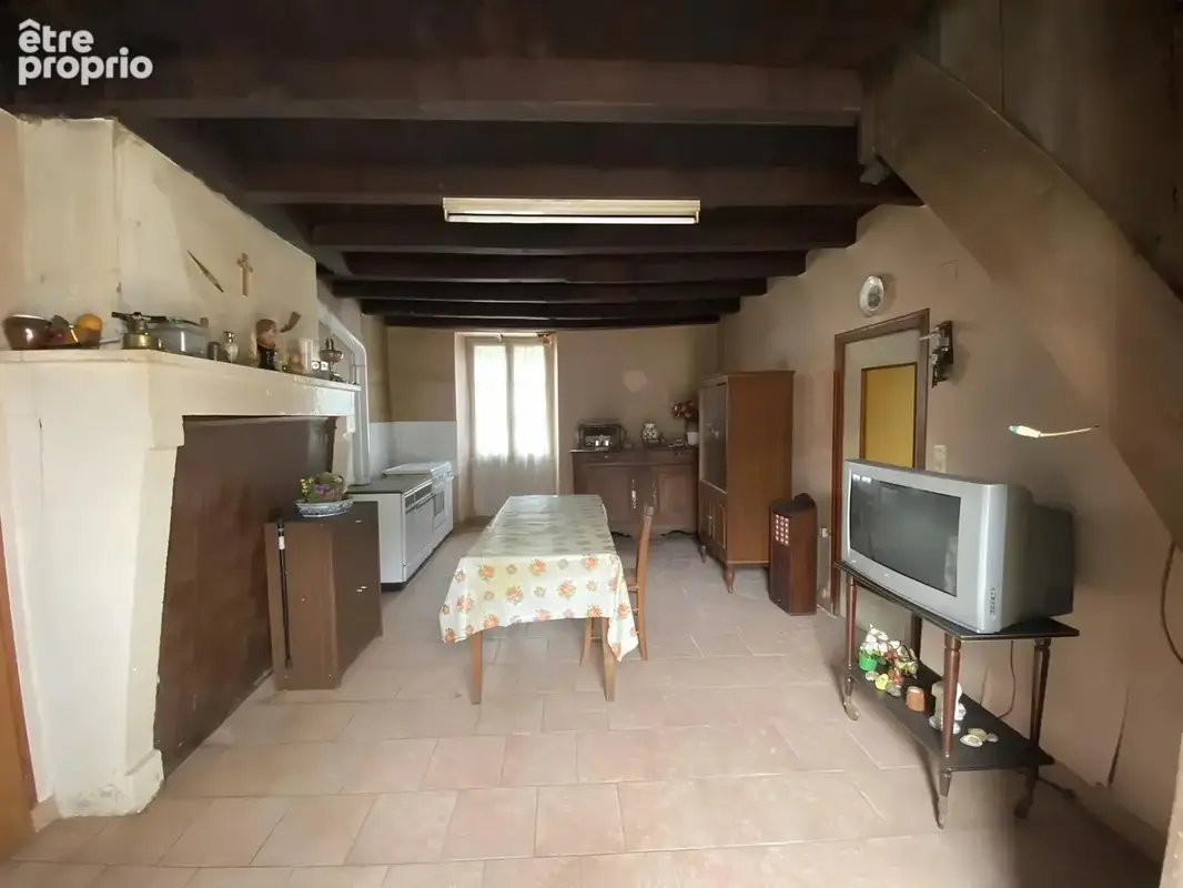 Maison à rénover avec grange et terrain à 20 minutes de Civray - photo 3