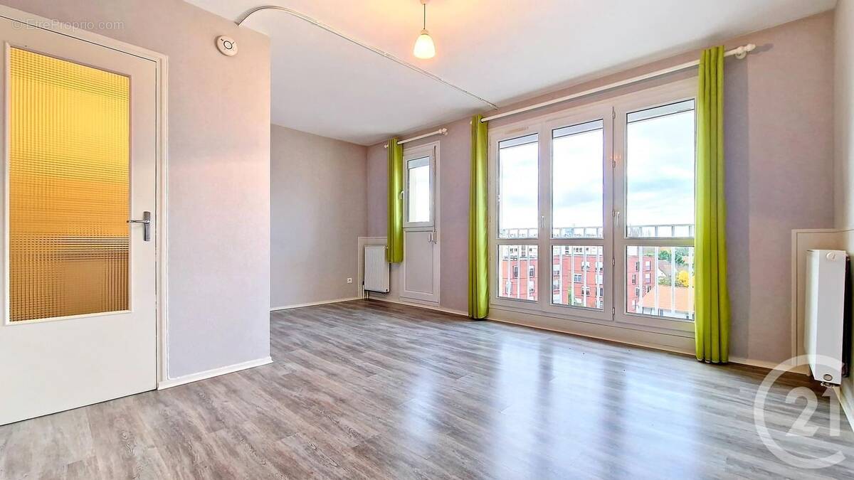 Appartement à SAINT-JULIEN-LES-VILLAS