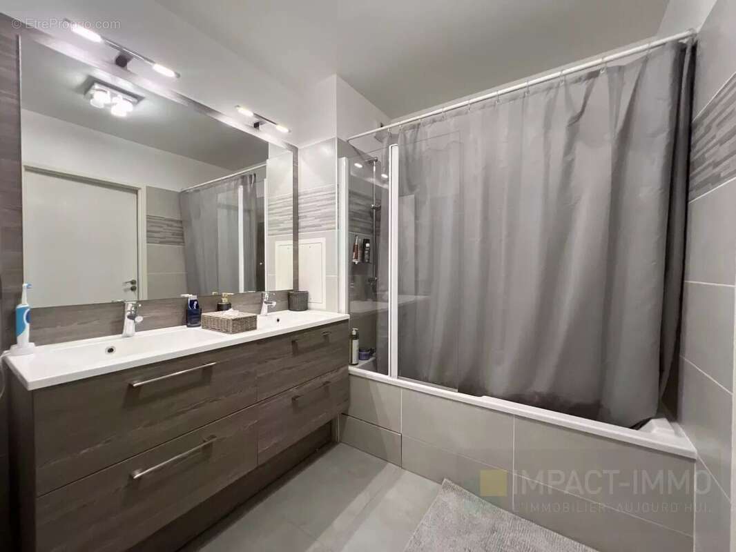 EXCLUSIVITÉ - Appartement 3 pièces, étage élevé avec terrasse - FRANCO SUISSE 2018 - photo 12
