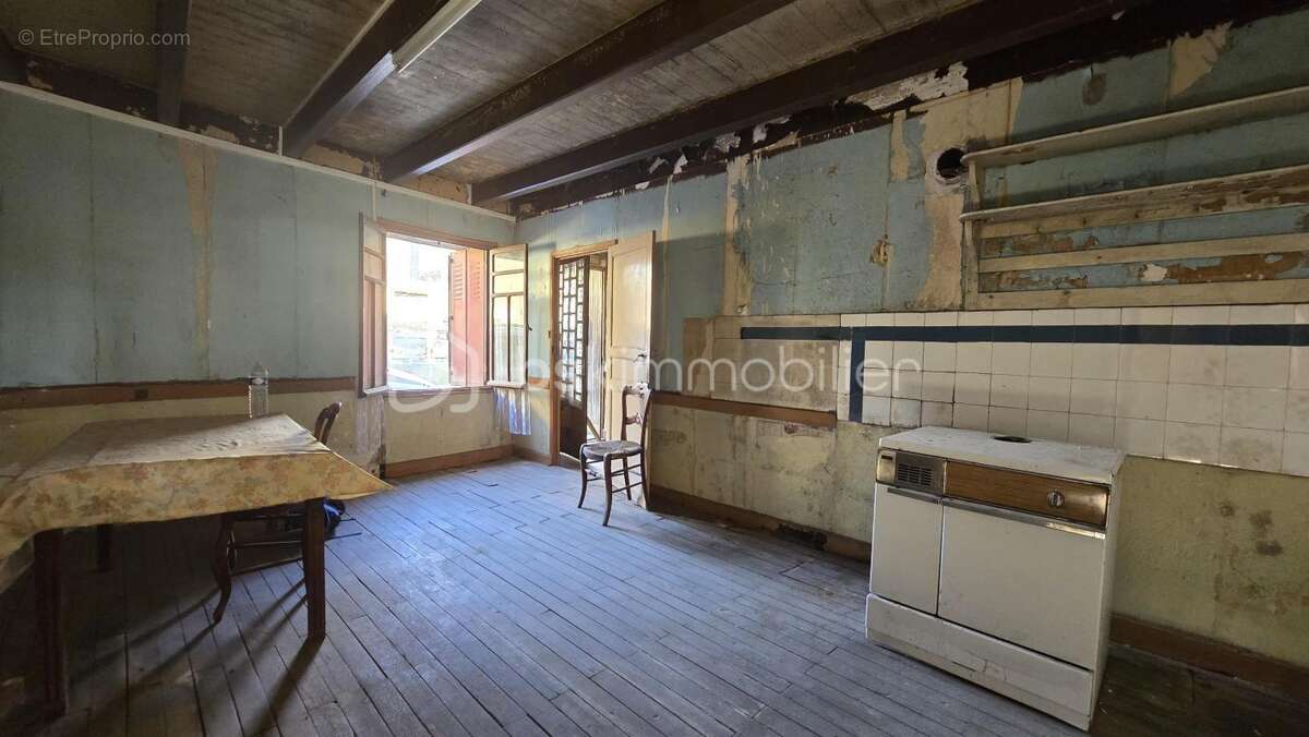 Superbe opportunité, maison de bourg à rénover, 4 chambres, grenier aménageable, terrain - photo 9