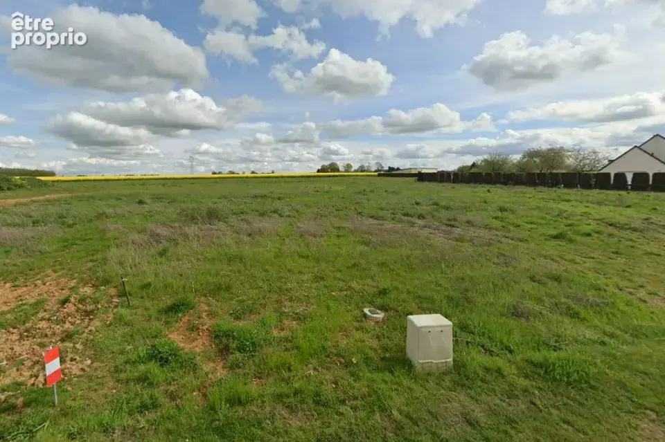 Terrain à MANDRES