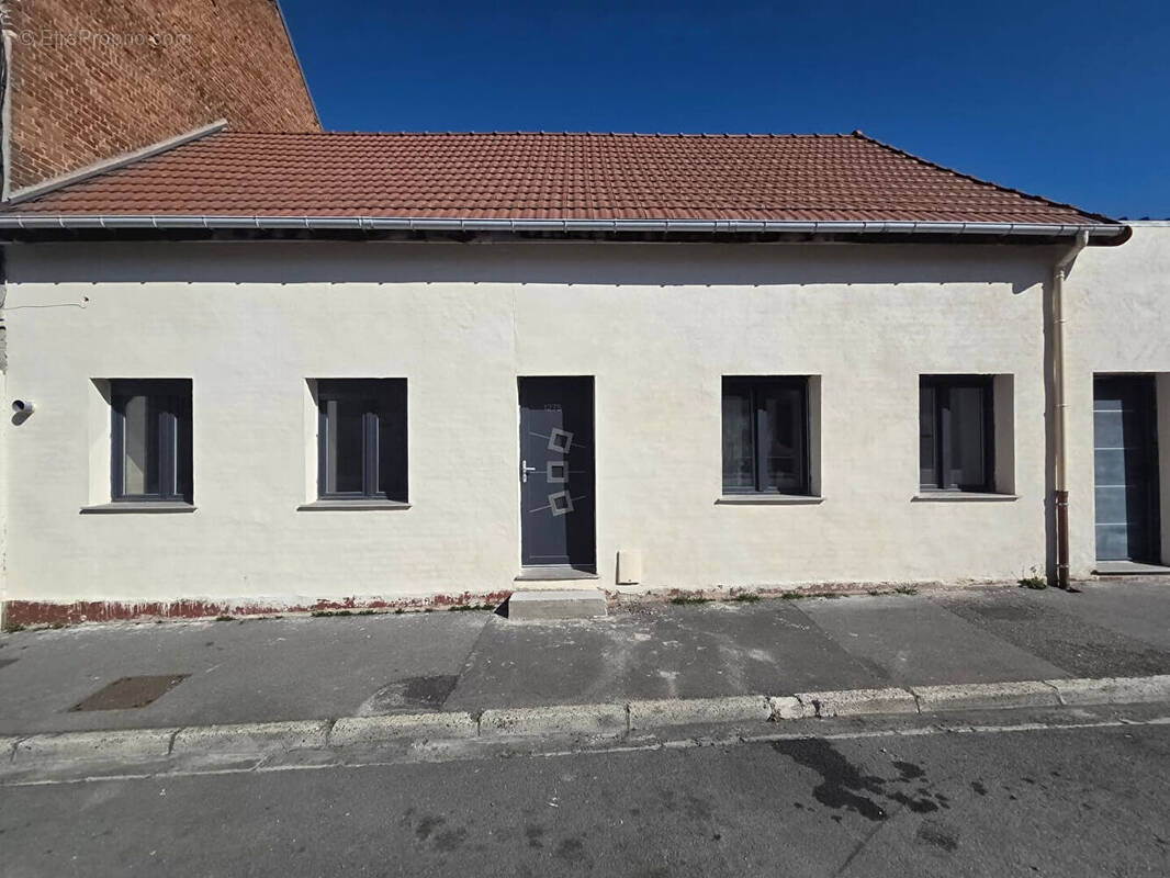 Maison à SAINT-QUENTIN