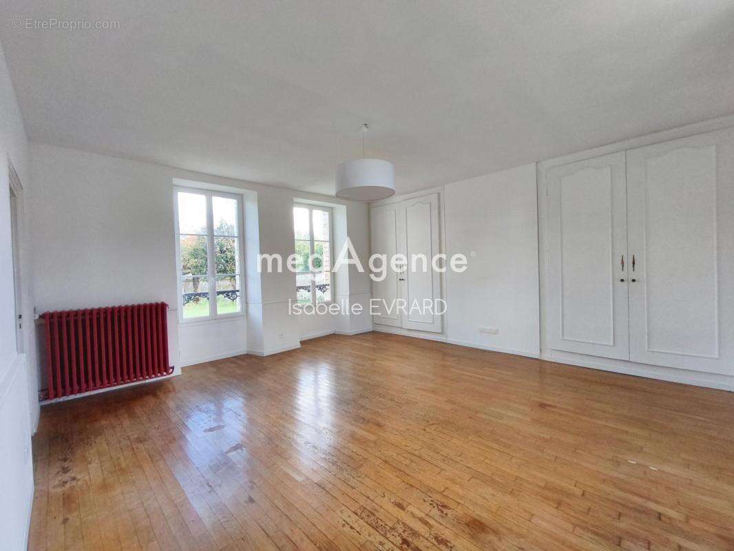 Maison à ROMILLY-SUR-SEINE