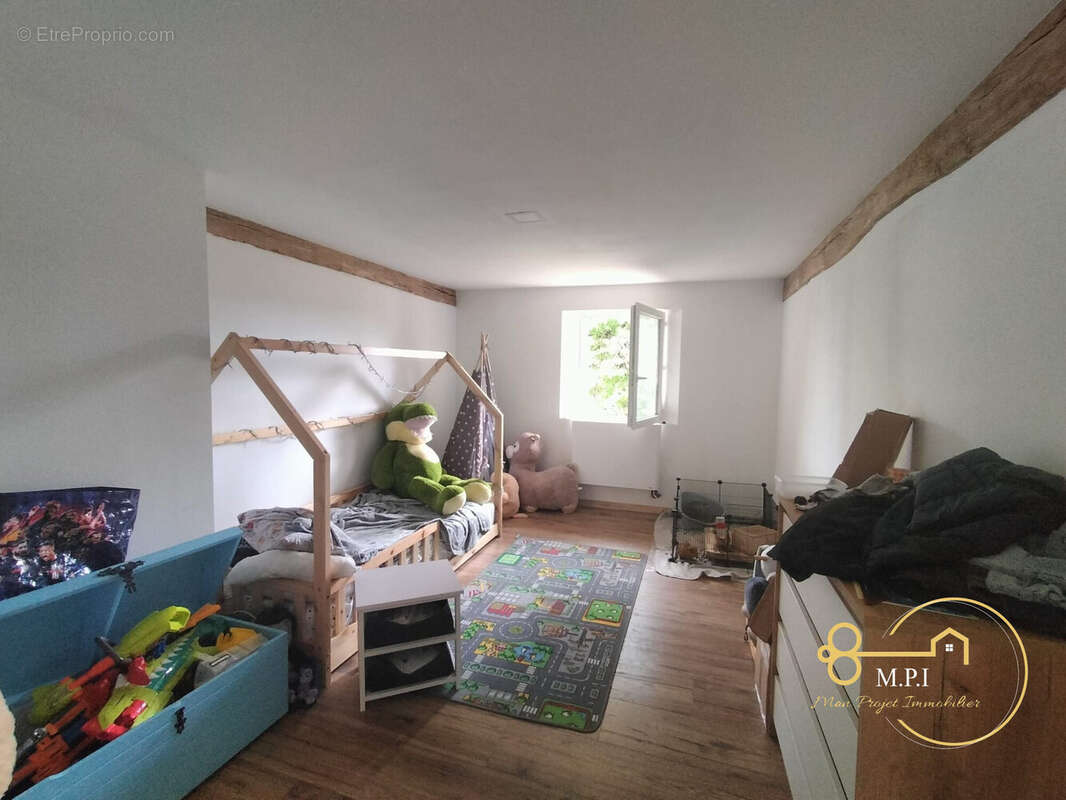 Maison à LA CHAPELLE-PRES-SEES