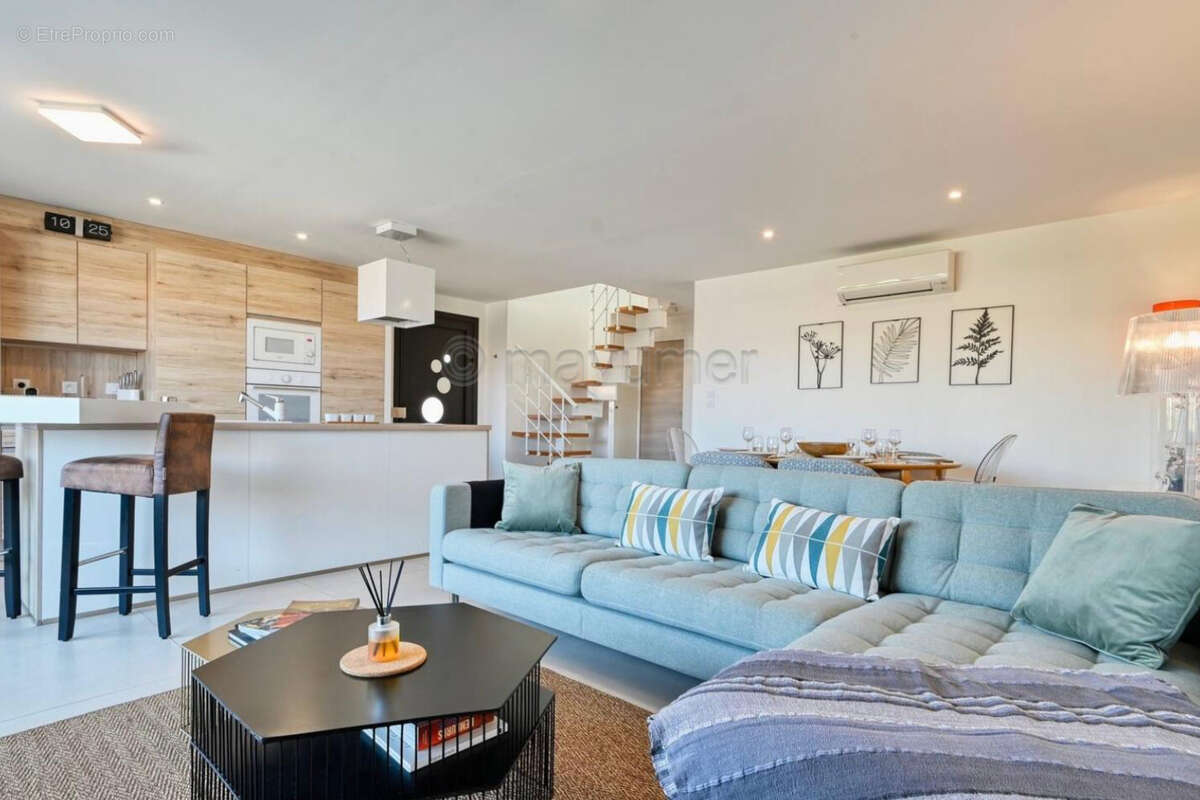 Superbe duplex T4 avec vue mer &amp; jacuzzi ? 83110 Sanary-sur-Mer (La Gorguette) n°2 - Appartement à SANARY-SUR-MER