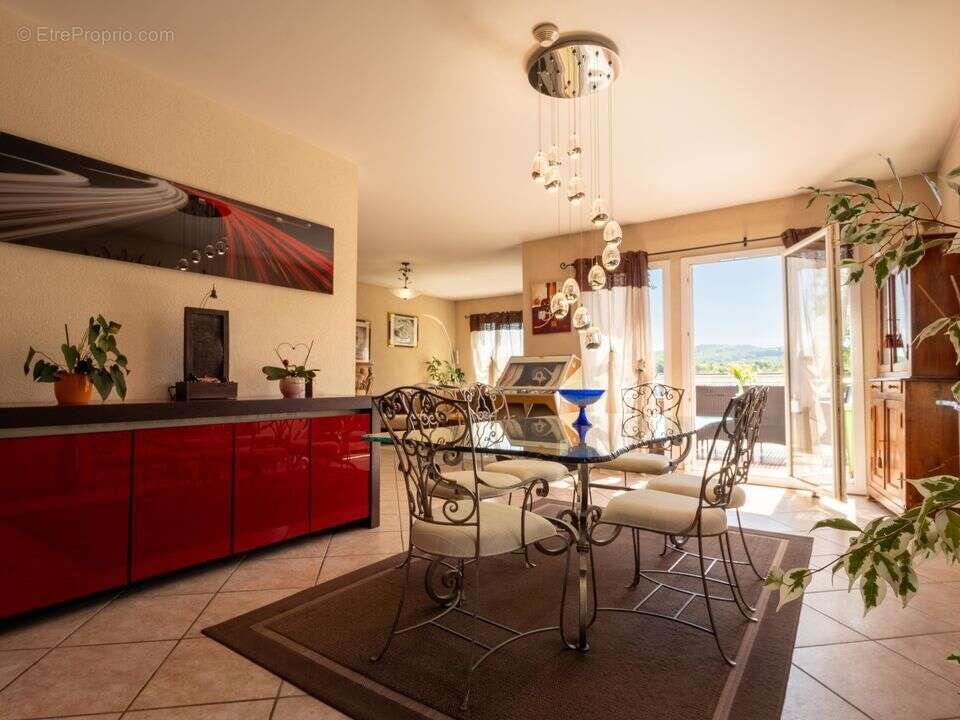 Maison à VETRAZ-MONTHOUX