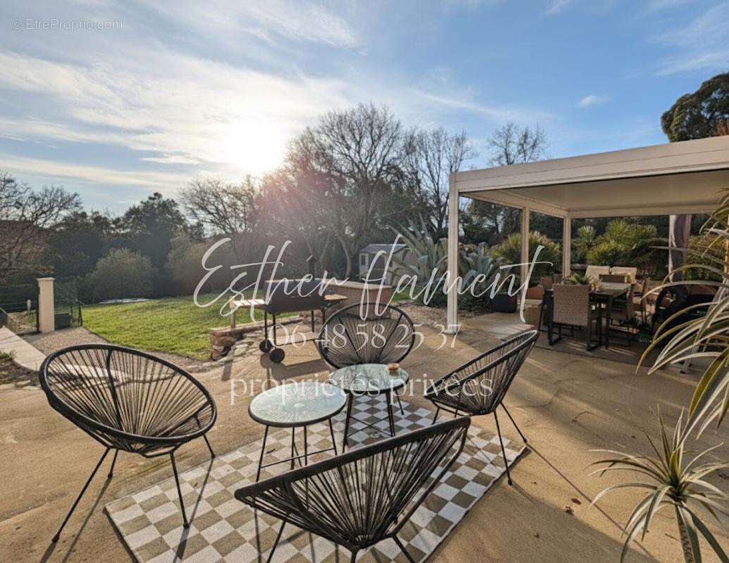 Maison à VEZENOBRES