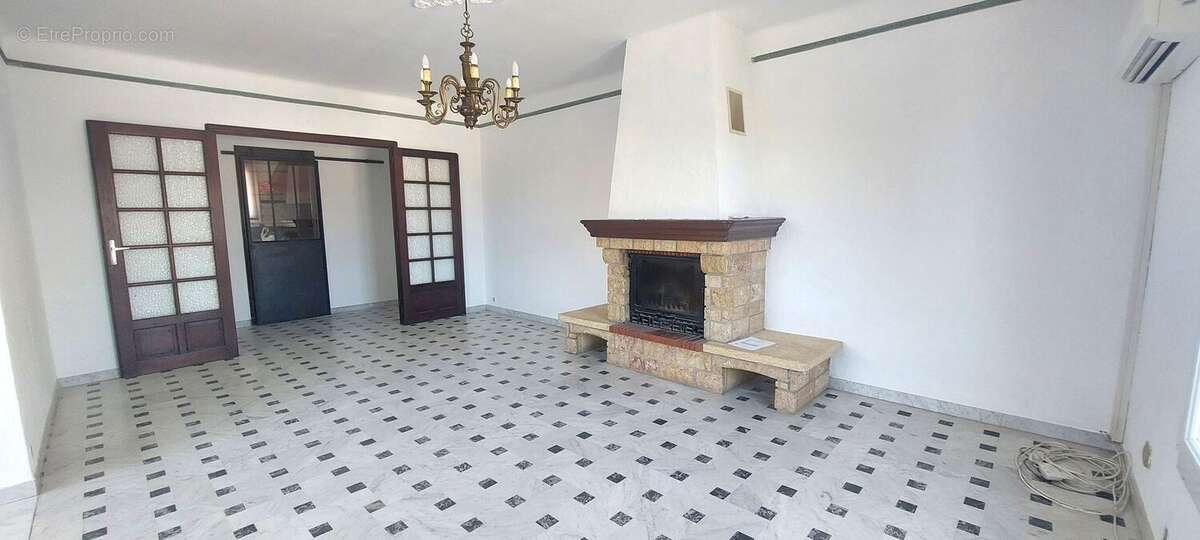 Maison à PUGET-SUR-ARGENS