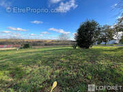 Terrain à SAINT-PIERRE-DE-LAGES