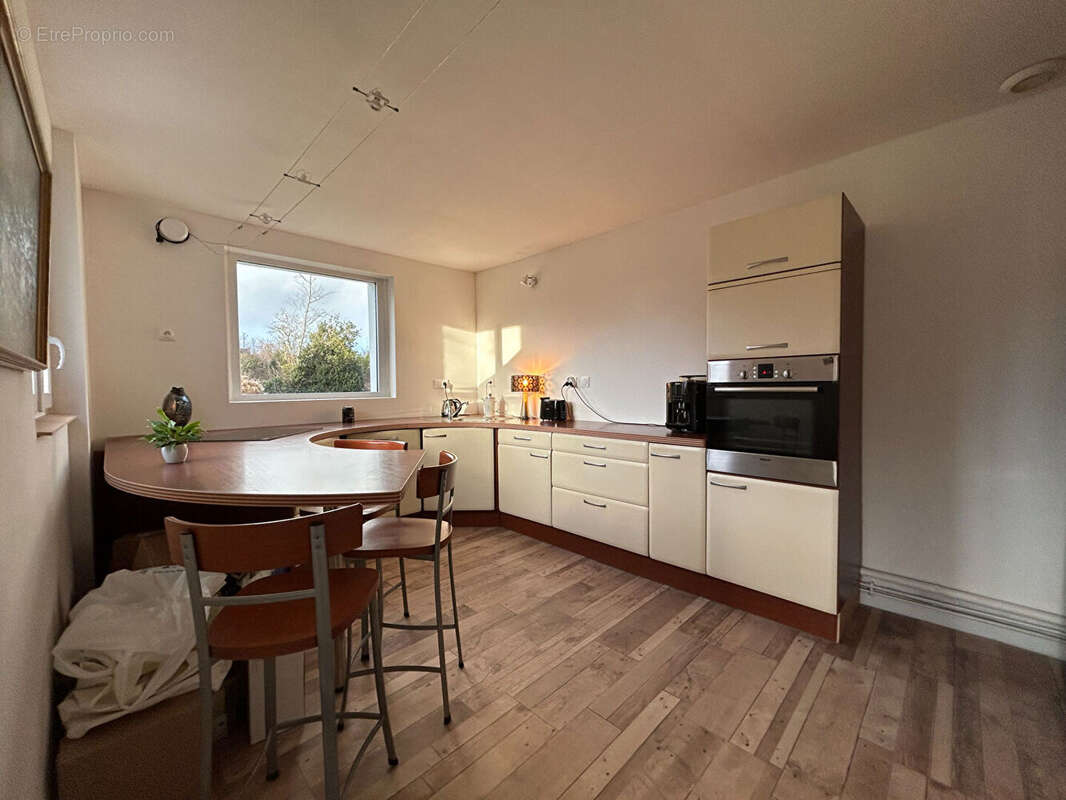 Maison rénovée + longère à rénover - Leuhan- 2500 m² de terrain - photo 2