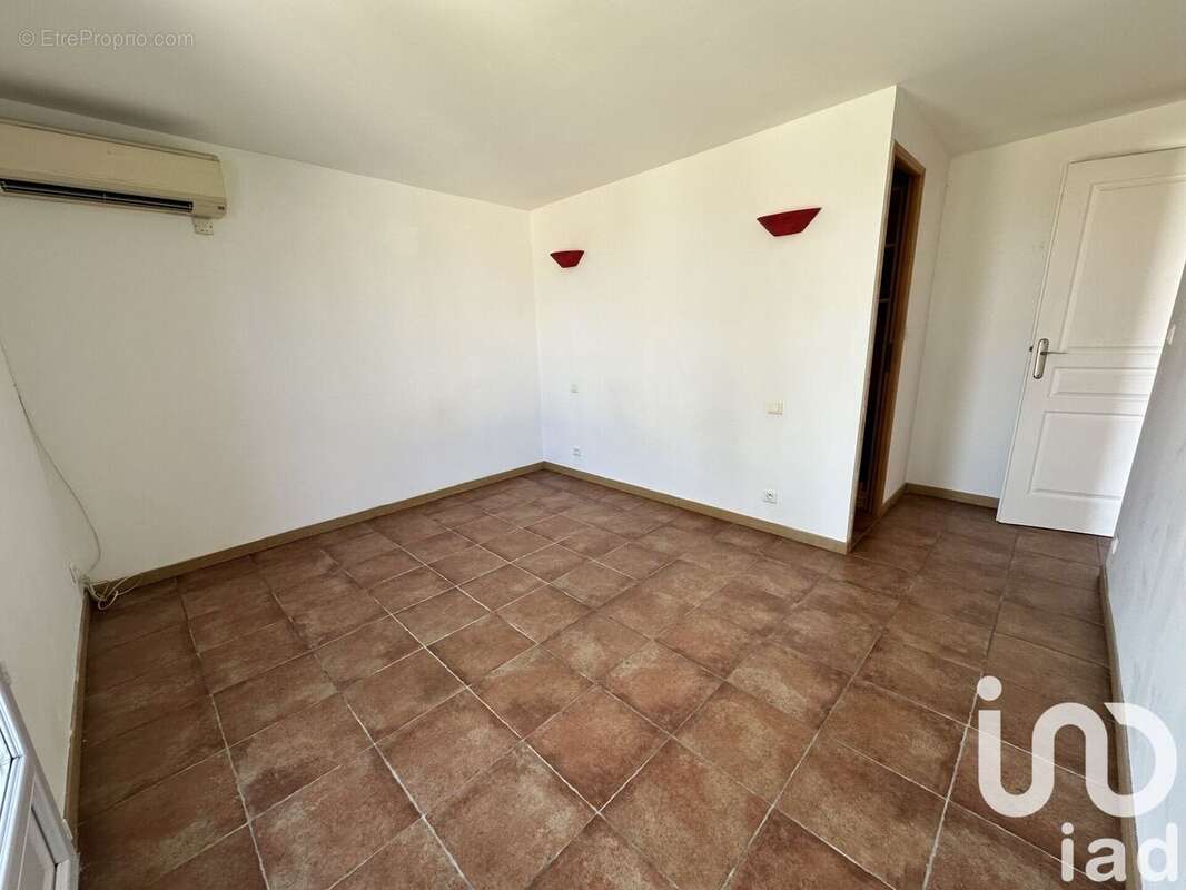 Maison 132 m² à Vitrolles  - photo 9