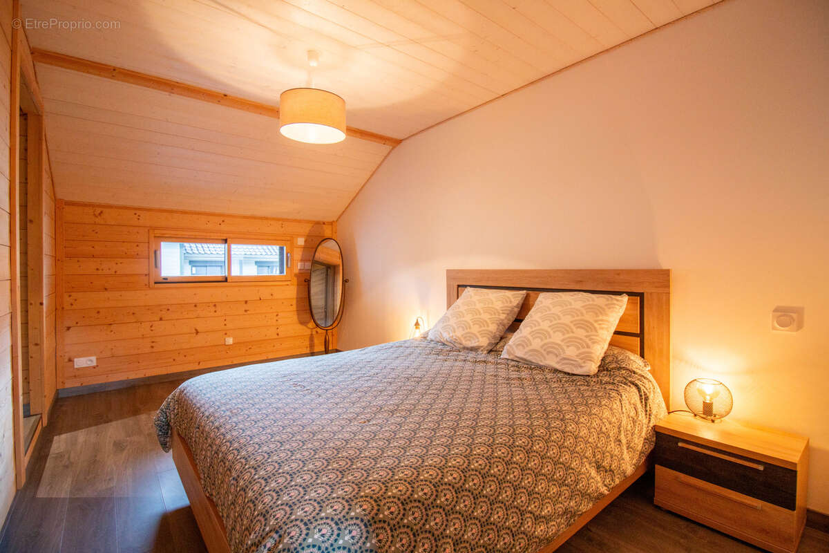 Maison à SAINT-PIERRE-EN-FAUCIGNY