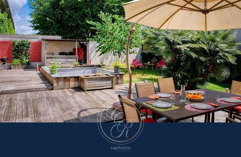 Maison à BEAULIEU-SUR-LAYON