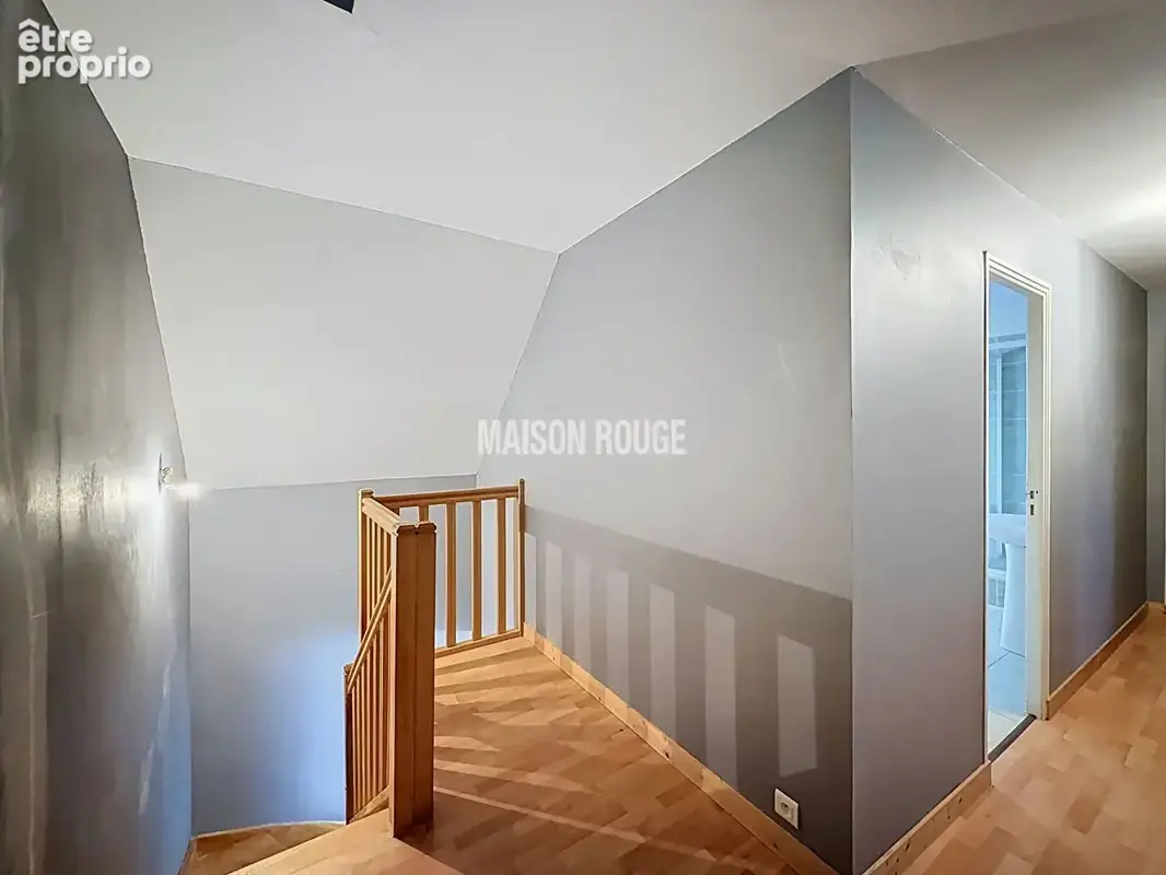 EPINIAC, Maison familiale avec quatre chambres, jardin et garage - photo 8