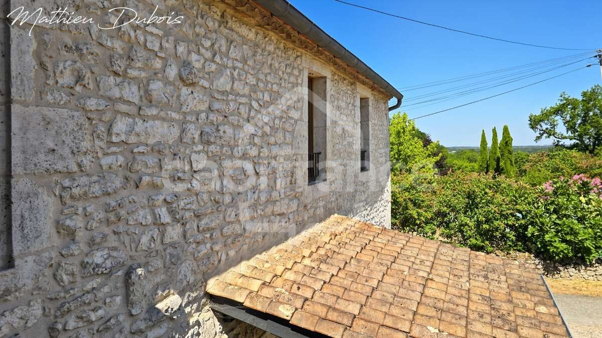 Maison en pierre rénovée avec vue sur les vignes, au cœur d’un village de caractère - photo 4