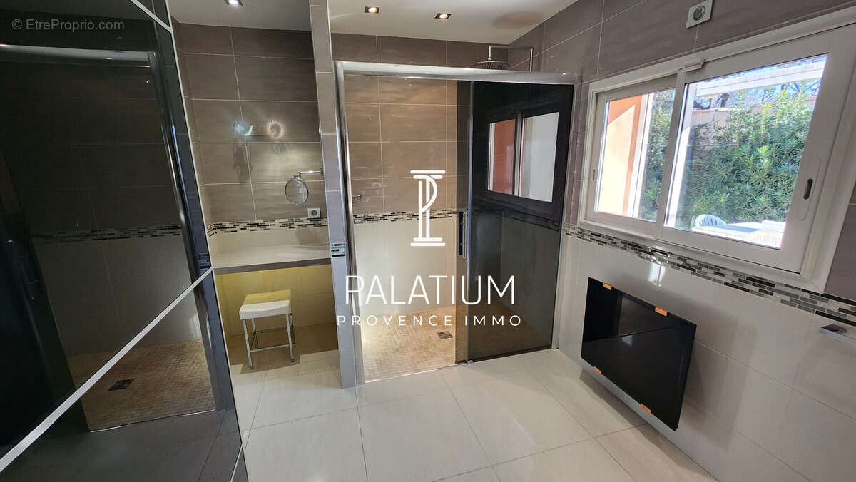 Maison 180 m² à Marignane  - photo 5