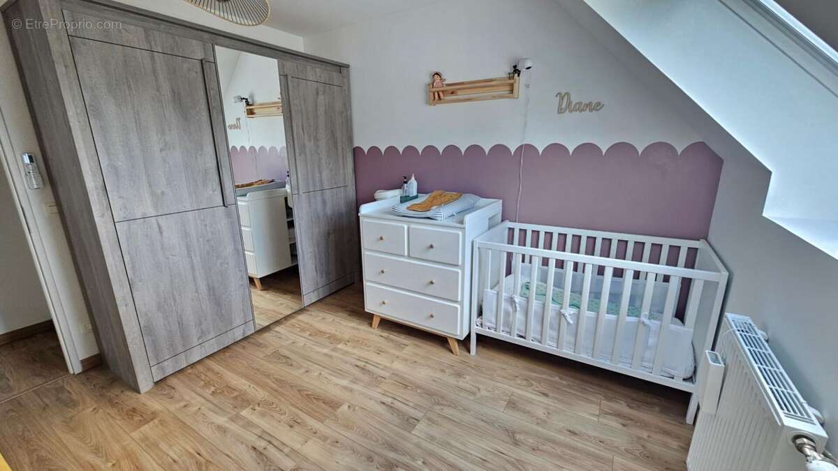 Maison à LA QUEUE-LES-YVELINES