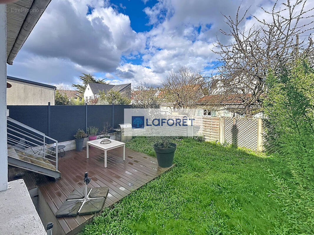 Maison à SARTROUVILLE