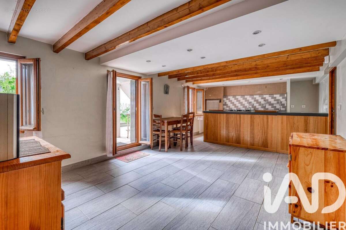 Maison 87 m² à Saint-Denis  - photo 5