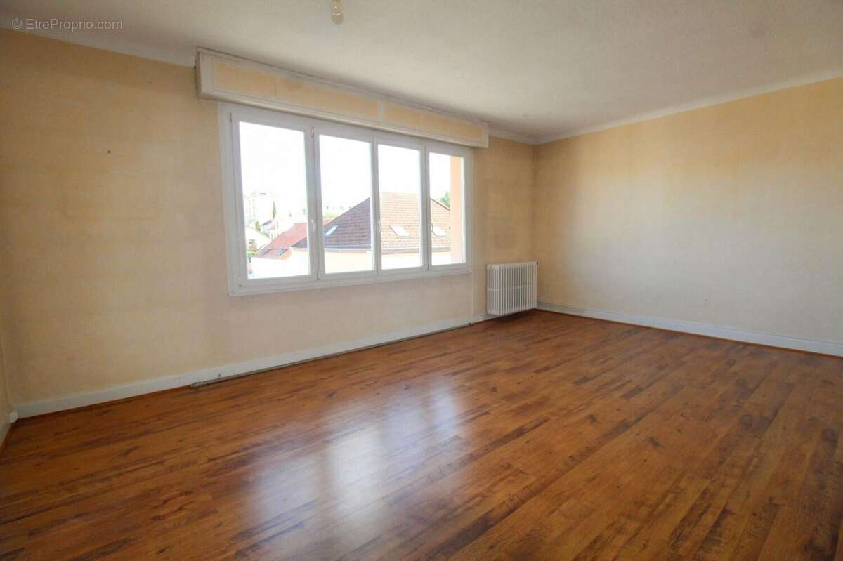 Photo 2 - Appartement à MONTCEAU-LES-MINES
