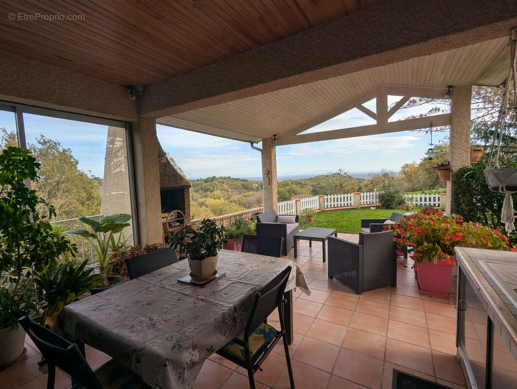 Maison à LISLE-SUR-TARN