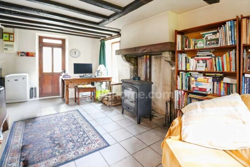 Maison à SAINT-HILAIRE-LA-TREILLE