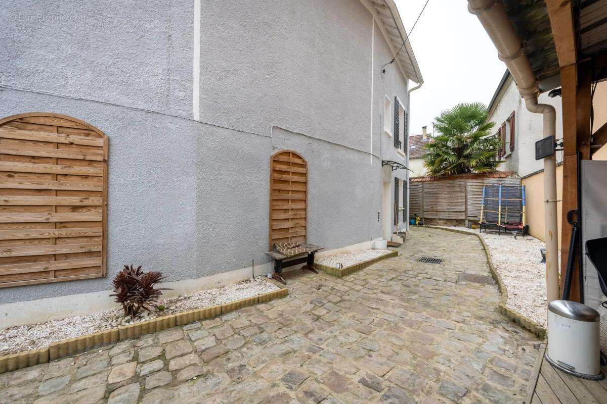 Maison à LE PLESSIS-BOUCHARD