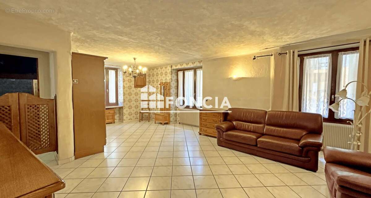 Maison à SAINT-MARCEL