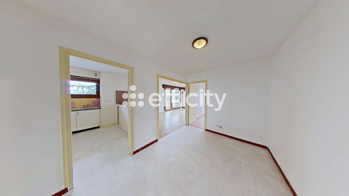 Appartement à LA ROCHE-SUR-FORON