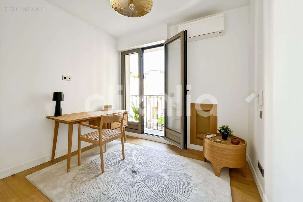 Appartement à PARIS-7E