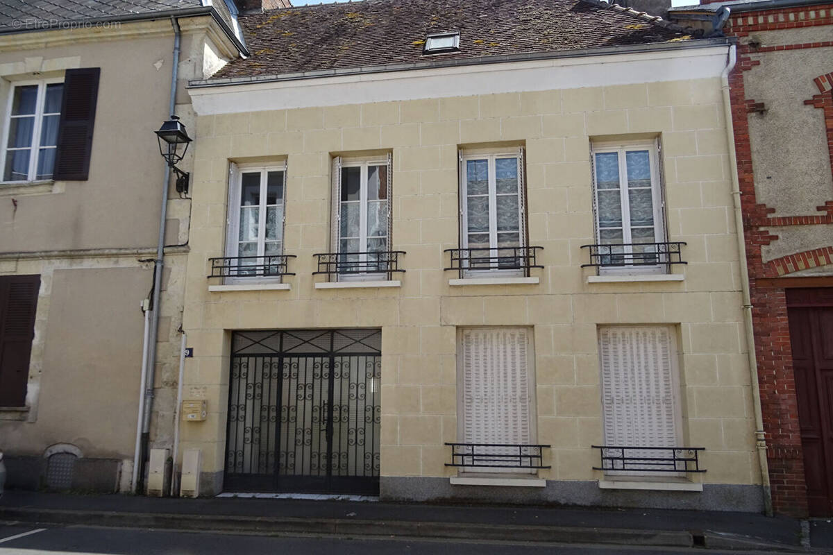 Maison à LA BAZOCHE-GOUET