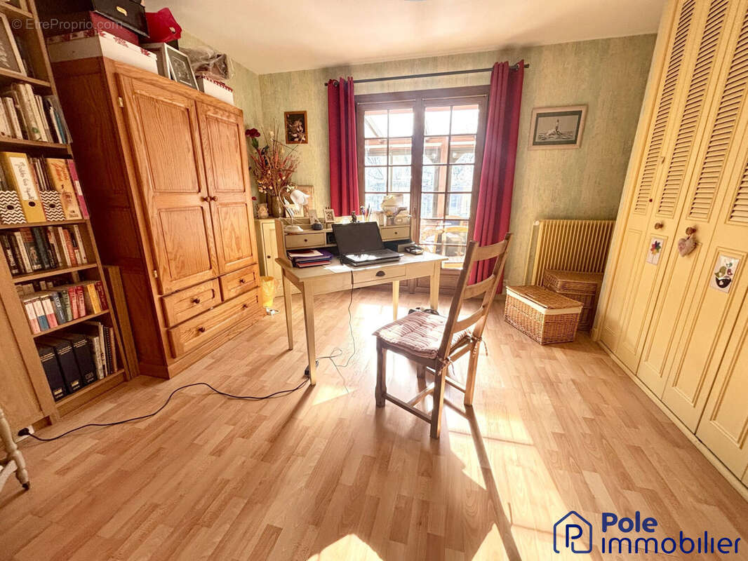 MAISON MONDEVILLE 7PP- CHAMBRE RDC - Maison à MONDEVILLE