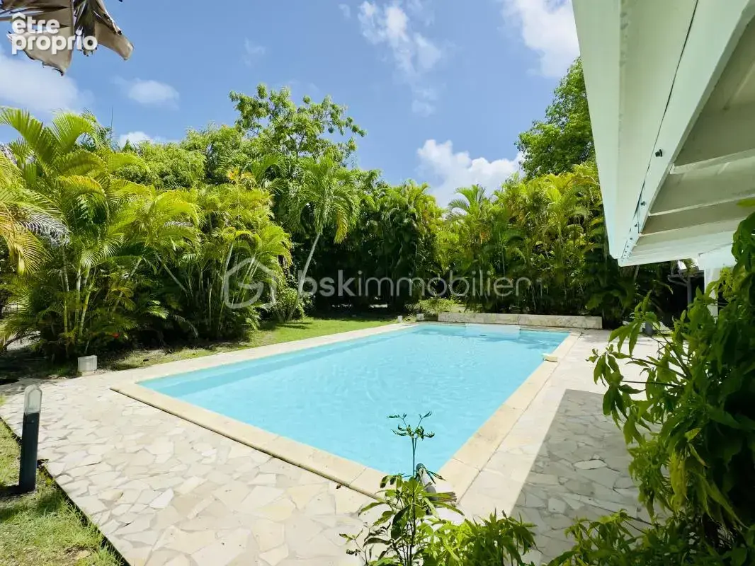 Maison  226 m2 avec pisicine et terrain 3000 m2 - photo 5