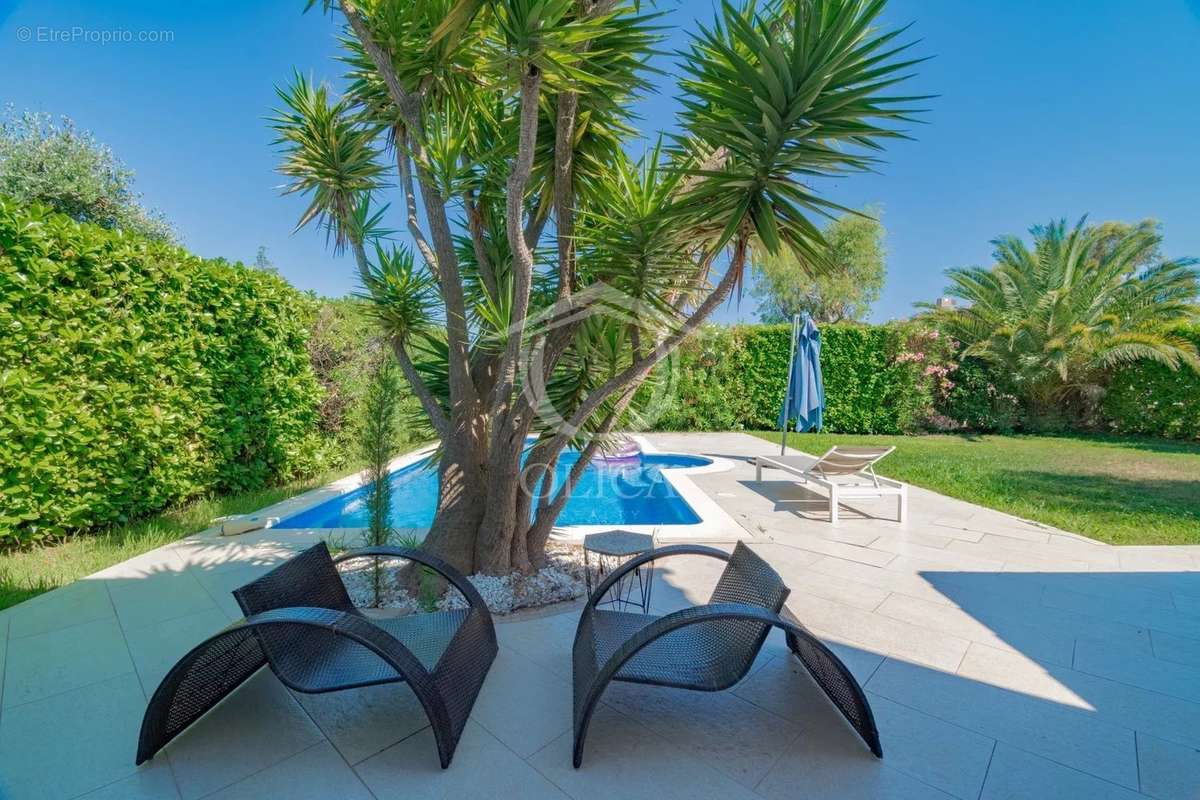 Maison à VILLENEUVE-LOUBET