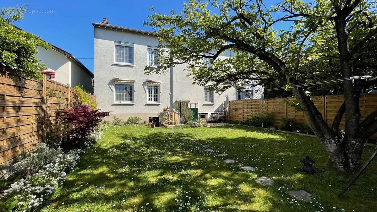 Maison à LIVRY-GARGAN