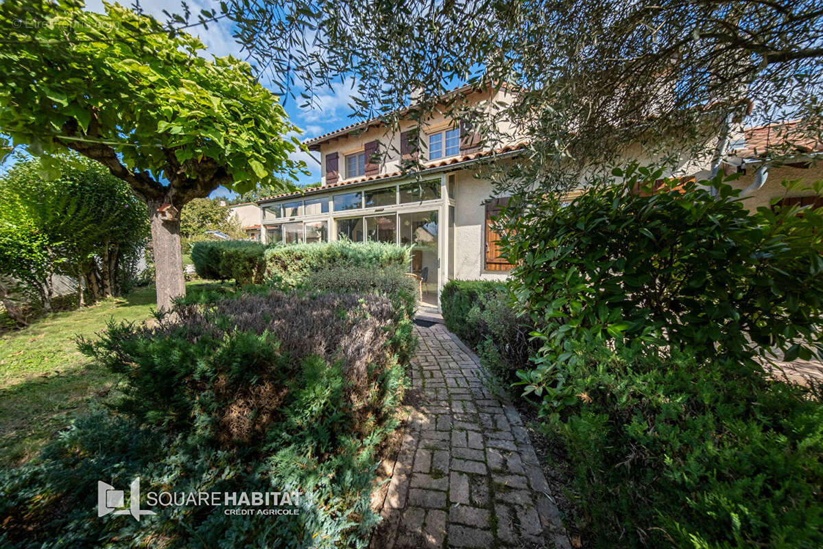 Maison à LA SALVETAT-SAINT-GILLES