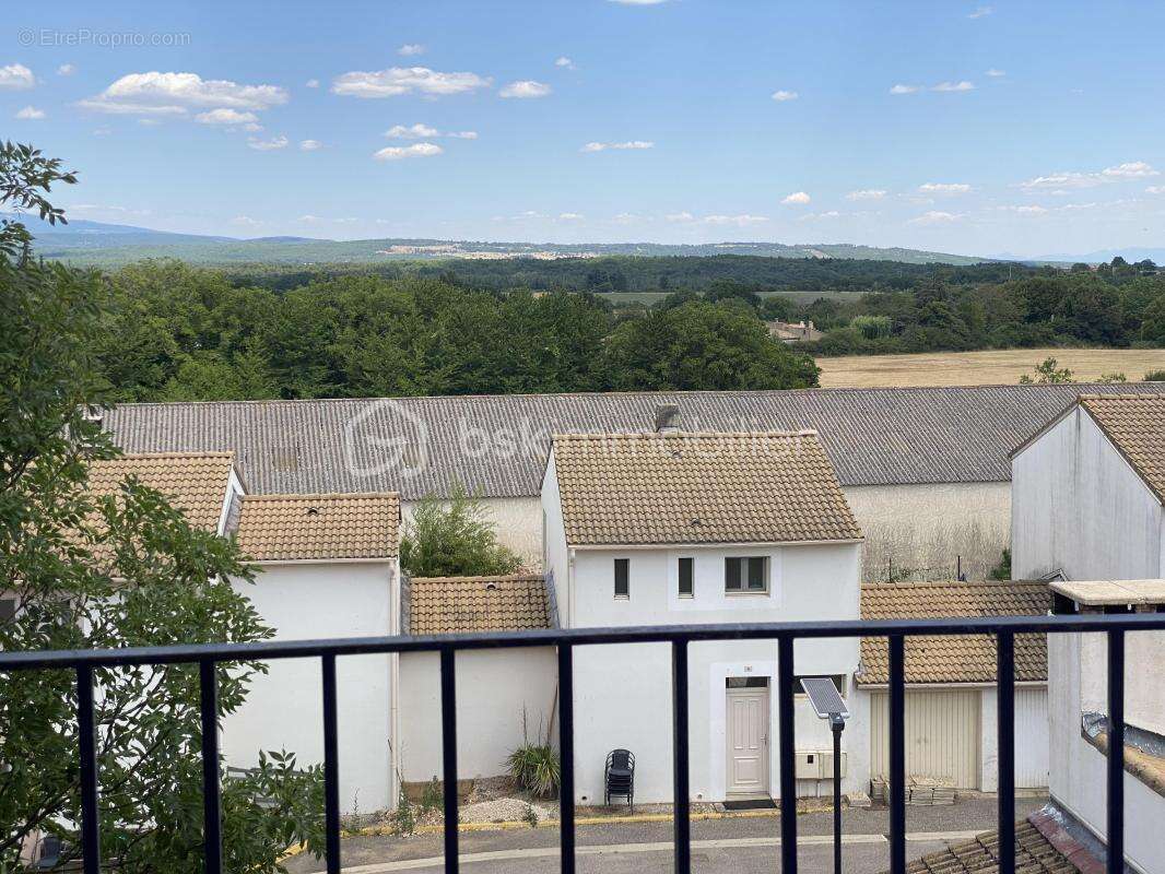 SAINT-CHRISTOL ((84) - Créez votre grand T3 sur mesure ! Appartement à rénover de 100 m² env. situé au 3ème étage avec ascenseur - photo 11