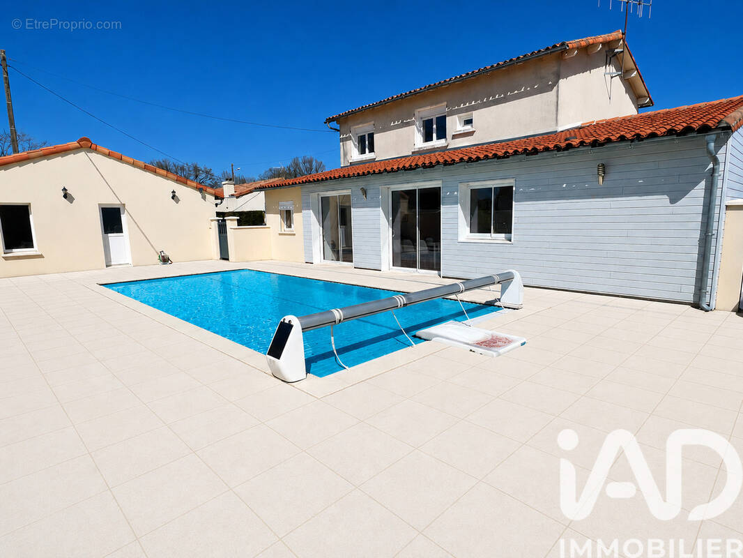 Photo 1 - Maison à CHARROUX