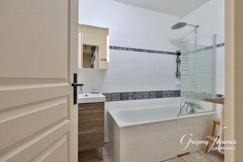 Appartement à SAINT-ANDEOL-LE-CHATEAU