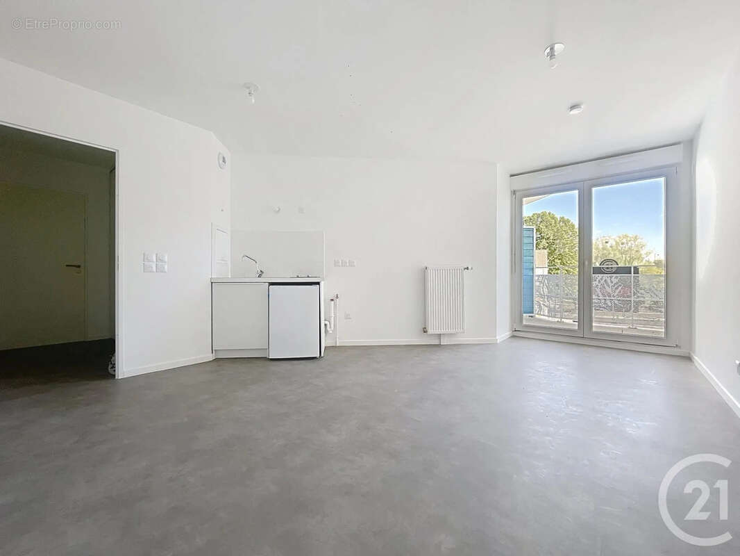 Appartement 27 m² à Savigny-Le-Temple  - photo 9