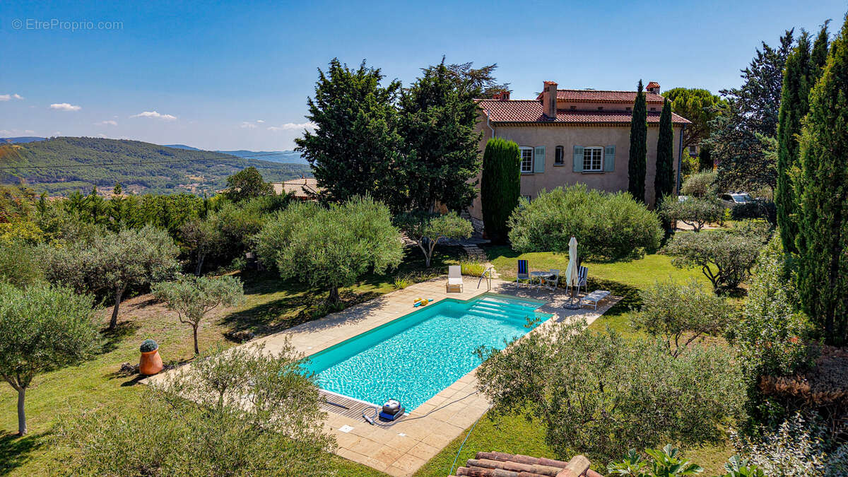 Villa 5 chambres sur terrain 2000m2 avec piscine à 2 pas du village de flayosc - photo 25