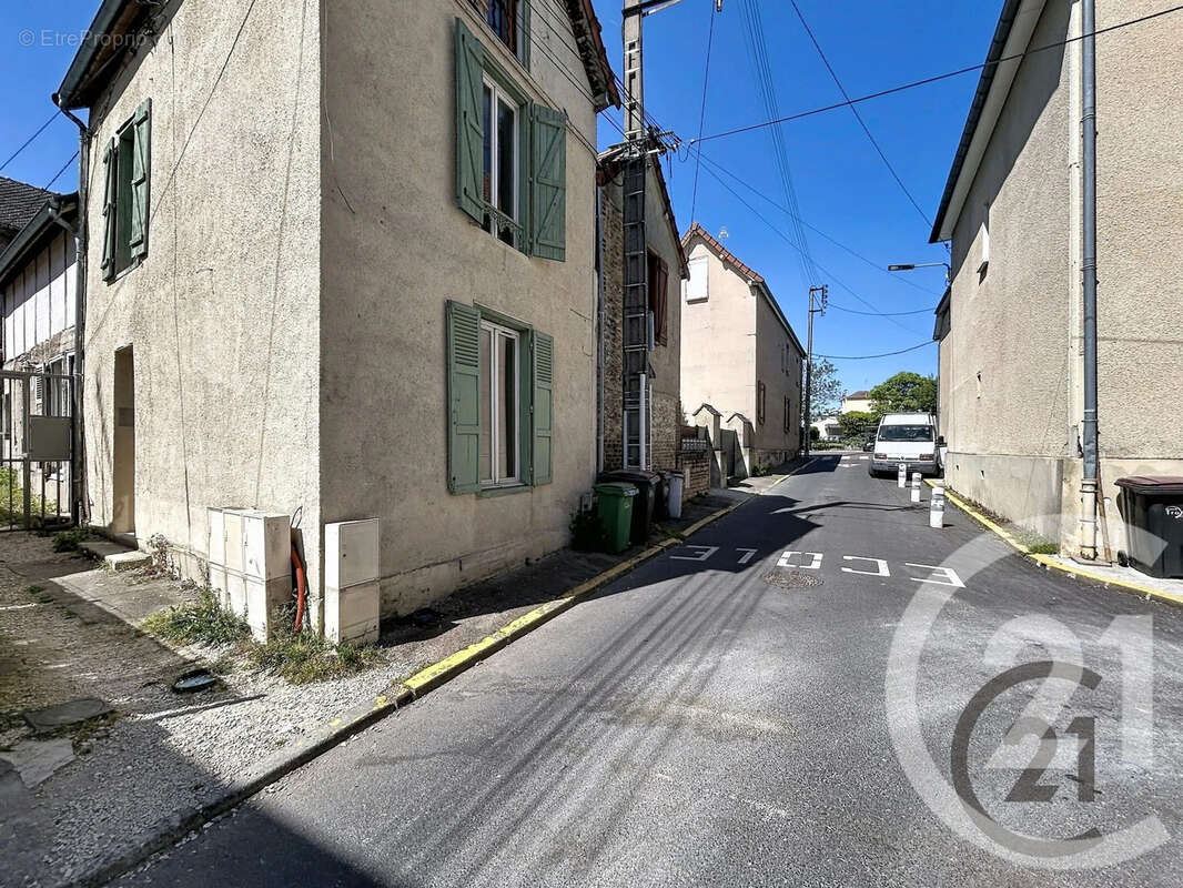 Maison à SAINTE-SAVINE