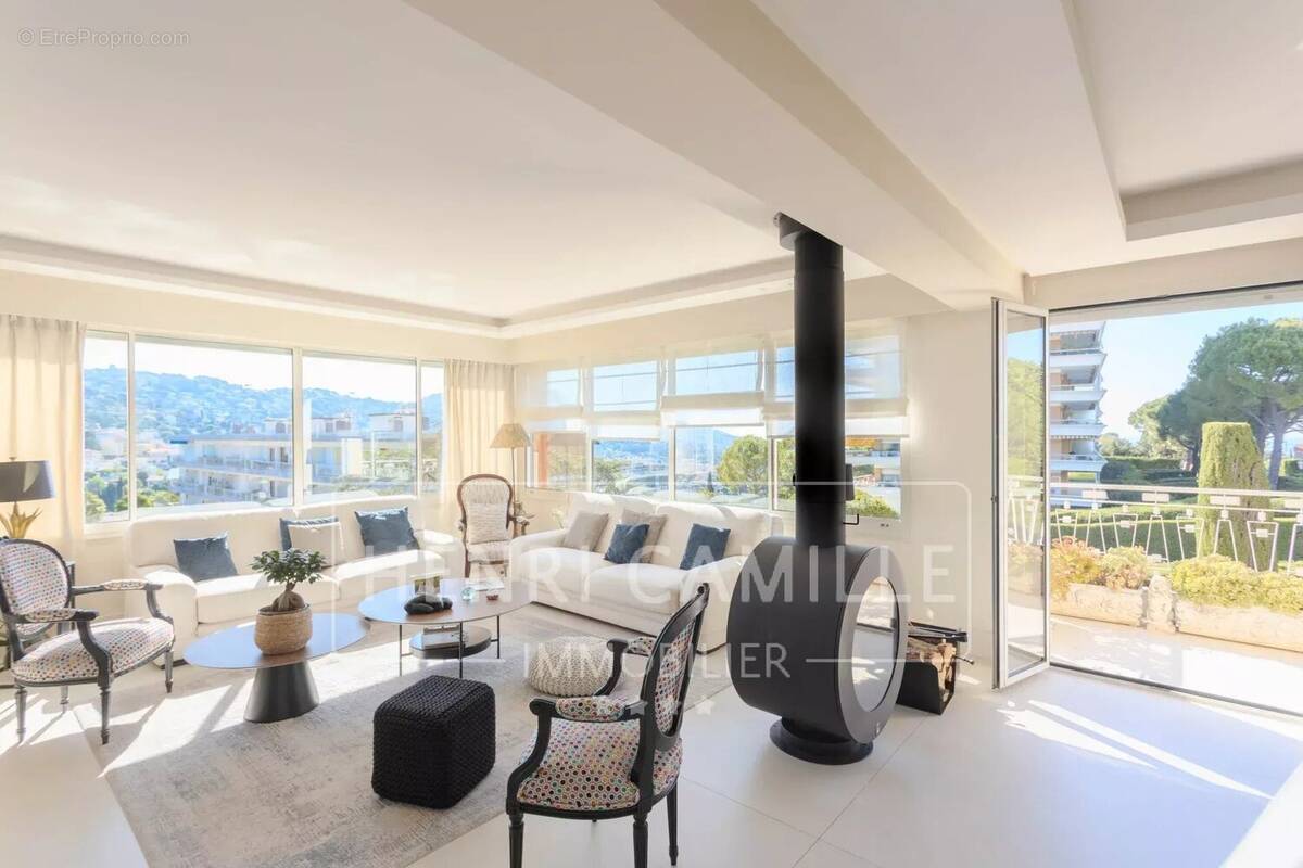 Appartement à LE CANNET