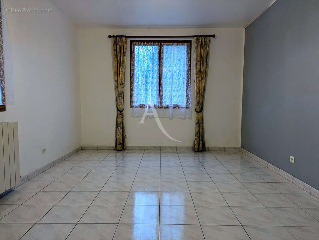 Maison à VAIRES-SUR-MARNE