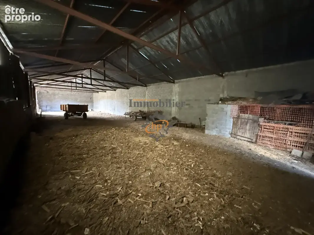 Vente hangar avec aire de stockage Saint Victor et Melvieu - photo 10
